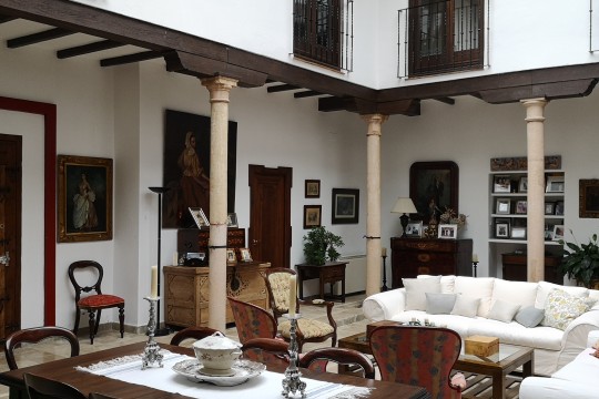 Traditional Townhouse Historic Quarter, 6 Beds, Interior Patio, Views