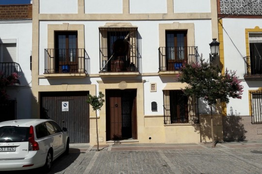 Ideal Boutique Hotel – Townhouse 560m2, 10 Beds, Huge Patio,Views, Bodega