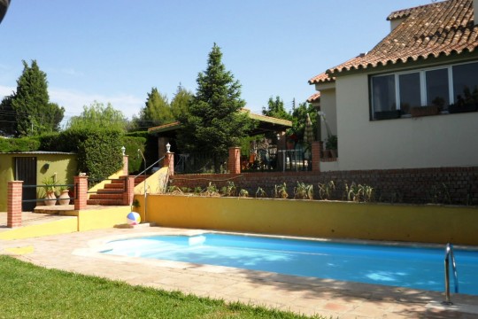 Close to Ronda, Chalet with Pool, Garage & Guest House