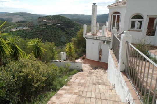 For Updating – Country House 293m2, Pool, Garage, Views