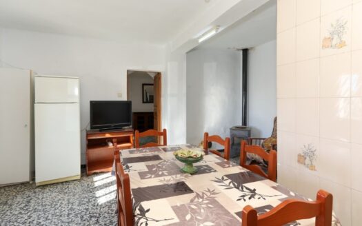 House to Renovate in Gaucín with Great Tourist Potential and Unique Outdoor Spaces