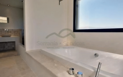 Villa 400m2, Pool, Gym. 4/5 Beds, Gardens