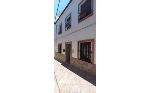 Chalet adosado en venta Benaojan