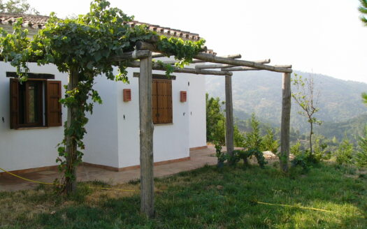 Finca rústica en Jubrique con casa principal y de invitados