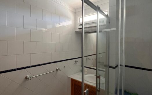 Exclusiva finca con piscina, pista de tenis y amplias instalaciones
