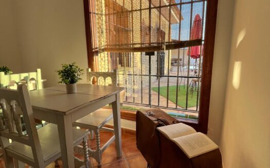 Acogedora casa rural con piscina y alta rentabilidad turística en la Sierra de Grazalema