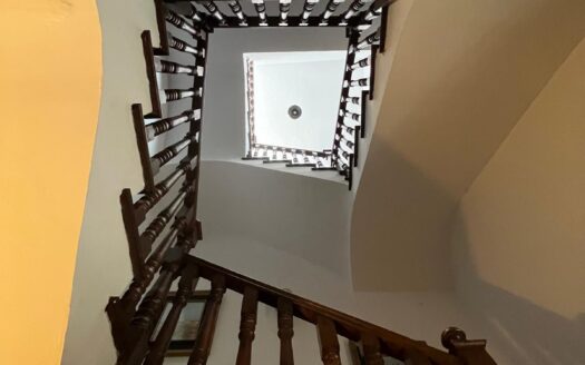 Elegante casa en el casco antiguo de Ronda con 4 habitaciones, 3 baños, terraza y chimenea