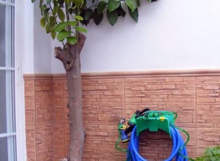 Amplia vivienda de 3 dormitorios, 3 baños y patio en Benaoján