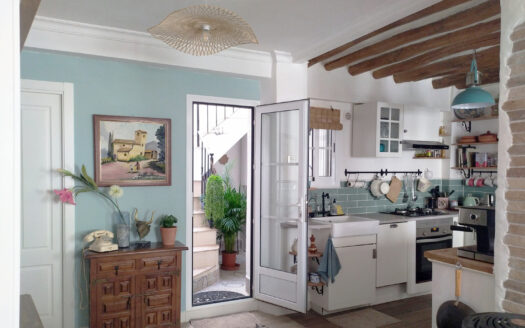 Vivienda andaluza – Casa totalmente reformada y amueblada