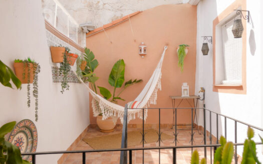 Vivienda andaluza – Casa totalmente reformada y amueblada