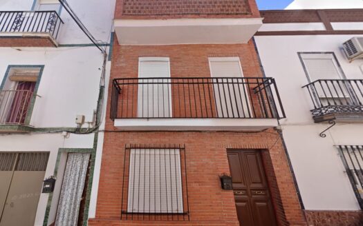 Casa de 3 plantas con 180 m² construidos