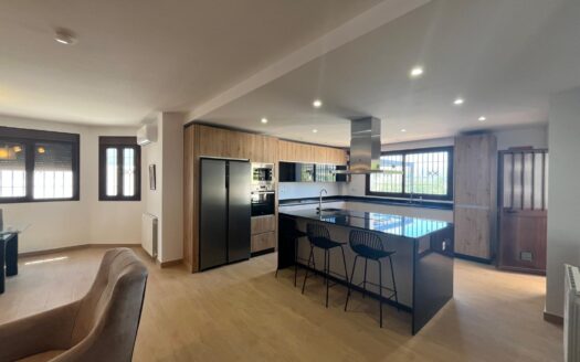Finca en alquiler en Arriate – Con piscina privada