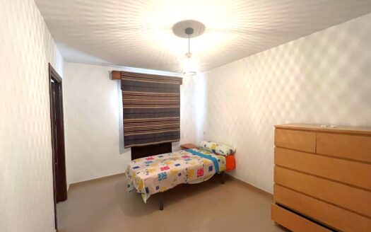 Casa con local comercial en venta en Montejaque