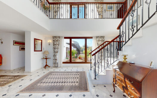 Casa de Campo – 5 Habitaciones, Piscina, Jardines & Olivar.