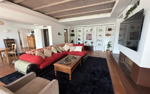 Exclusiva villa pareada de 400 m² con piscina climatizada