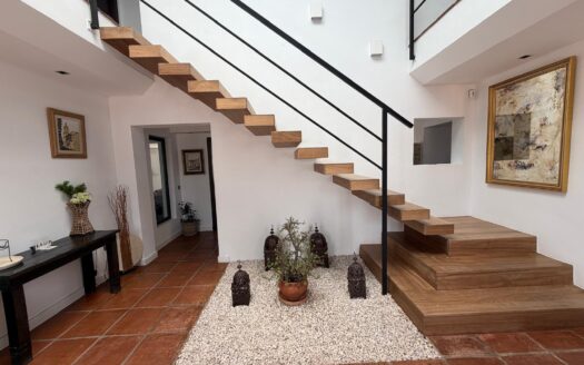 Exclusiva villa pareada de 400 m² con piscina climatizada