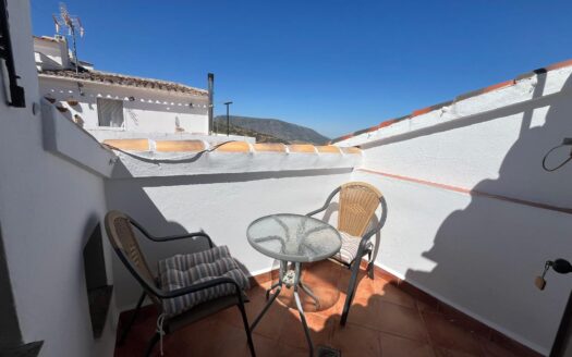 Casa de pueblo con vistas en El Gastor
