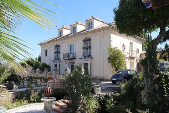 1.5 km Ronda, Small Palace, 8 Beds, Magnificent Gardens